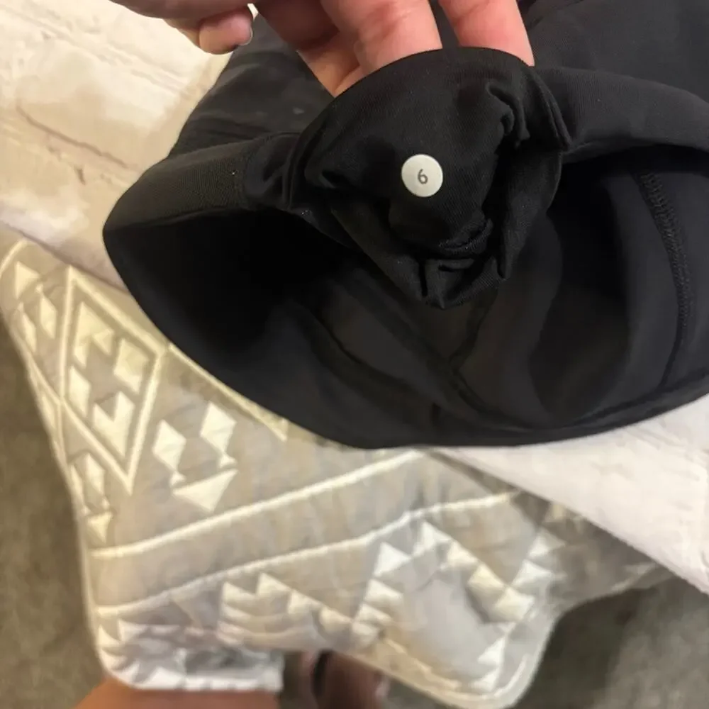 Lululemon size 6 - Picture 9 of 10